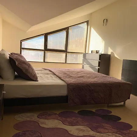 Apartamento Spacious Art With Mountain Views