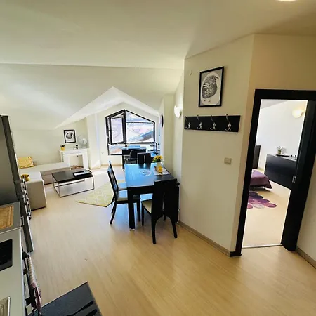 Appartement Art In With Mountain View *